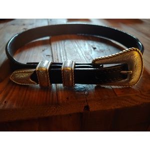 Vintage Tooled Metal Tip Western Leather Belt 26